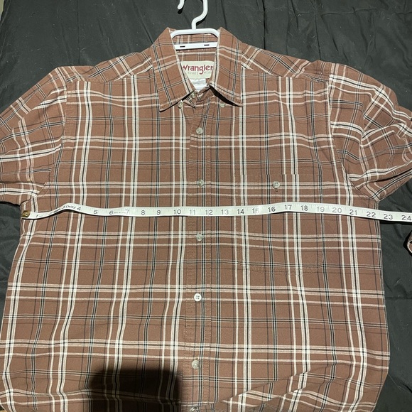 Wrangler Rugged Wear Plaid Button Down Shirt - Picture 5 of 5
